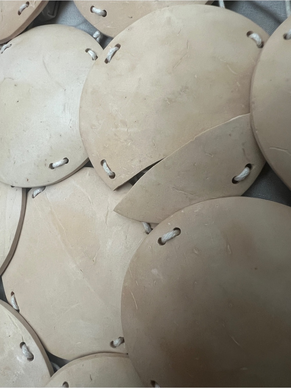 COCONUTS SHELL Handcrafted Round Disc Tote Bag in Natural Tan Made in BALI - Picture 7 of 7